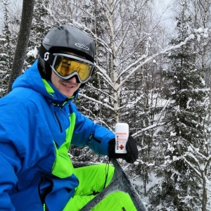 Winter sports, skiing, snowboard, Medistik for muscle pain